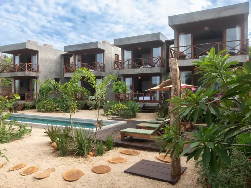 WhatsApp Image 2025-10-08 at 17.13.03 (1)